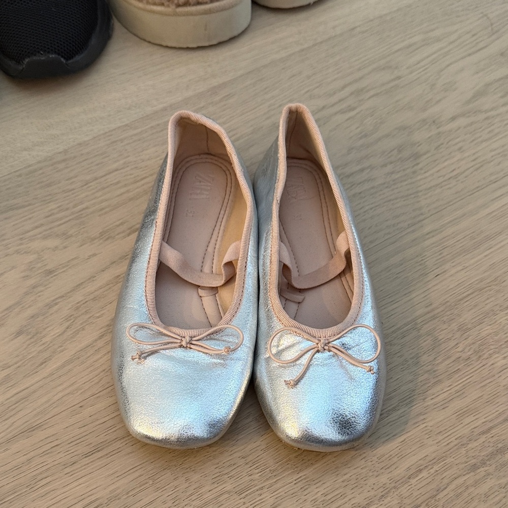 Zara Metallic Silver Ballet Flats with Bow